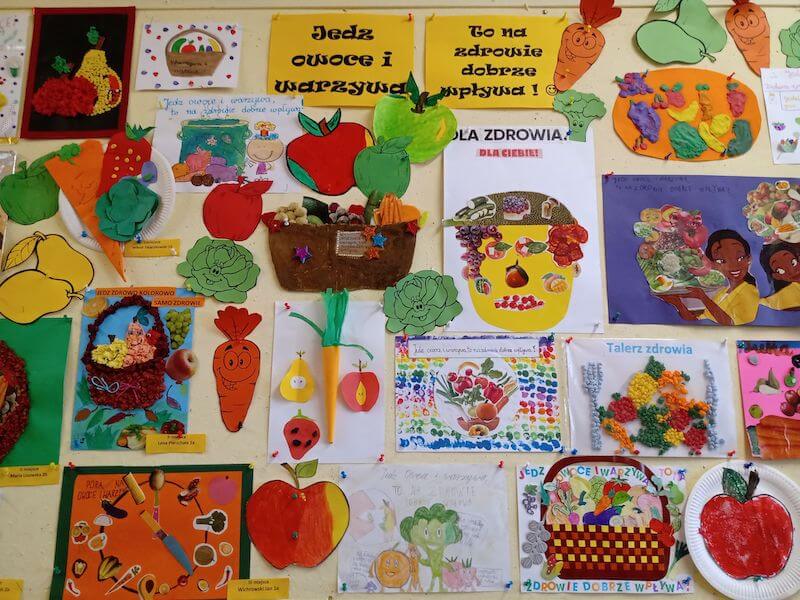 Rozstrzygniecie konkursu plastycznego "Jedz owoce i warzywa, to na zdrowie dobrze wpływa" - prace uczniów 3